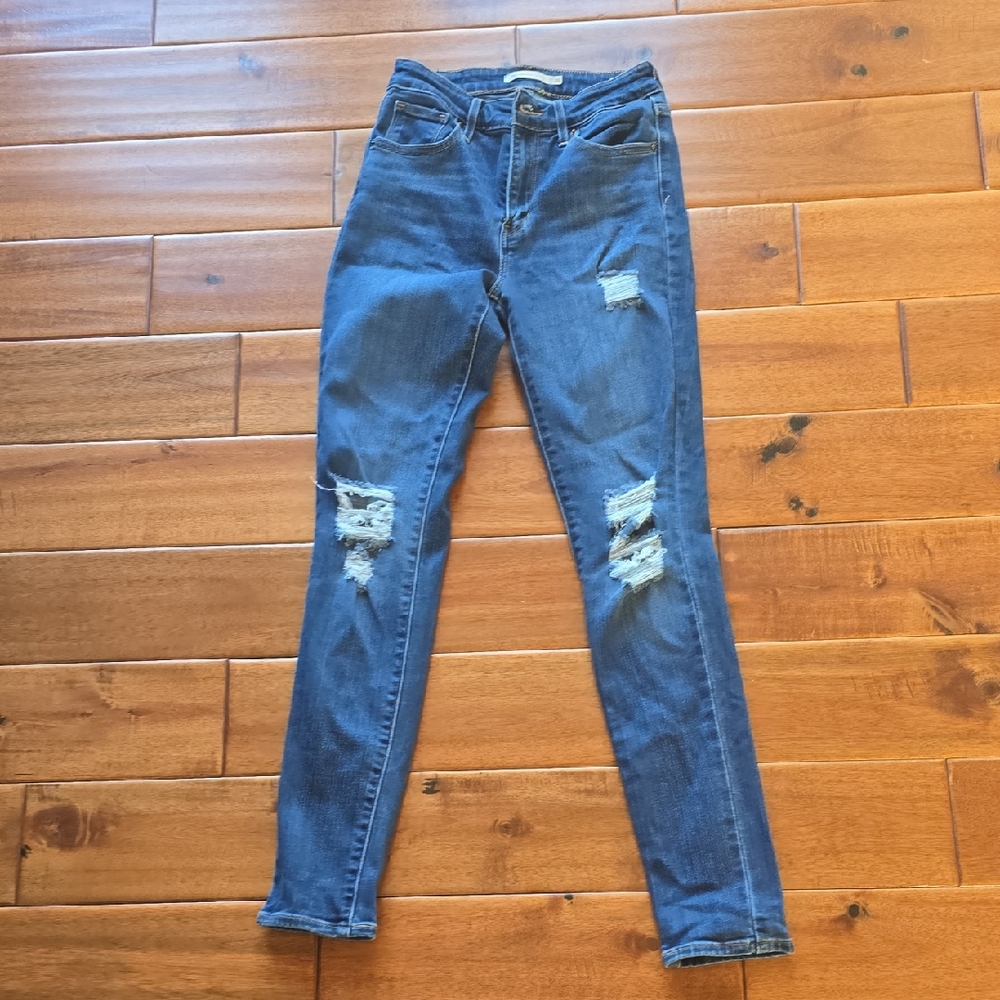 Levi's Women's Distressed Skinny Jeans in Blue